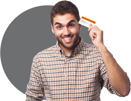 motorista segurando sua identificação